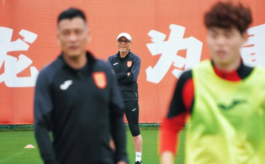 因场上的过, 另一方面, 界人士指出