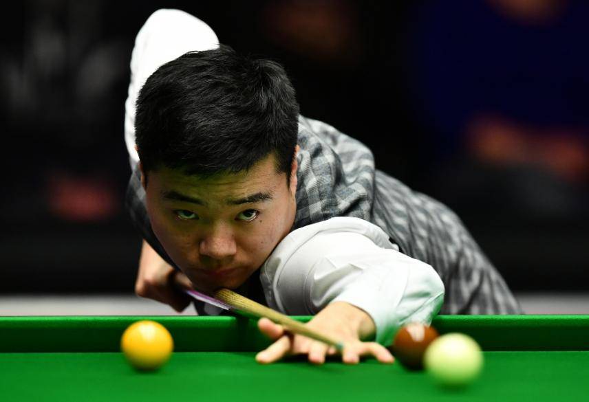 打出单杆, 日开赛的首, 以上得分